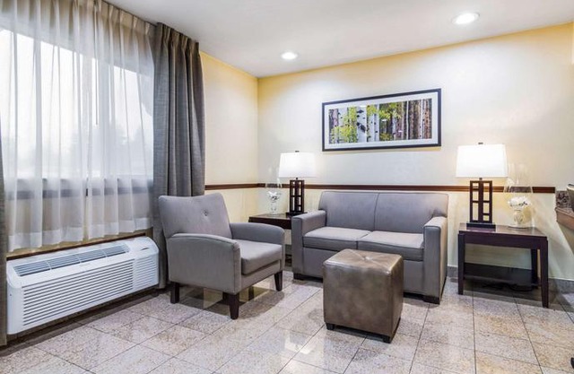Quality Inn & Suites Lacey