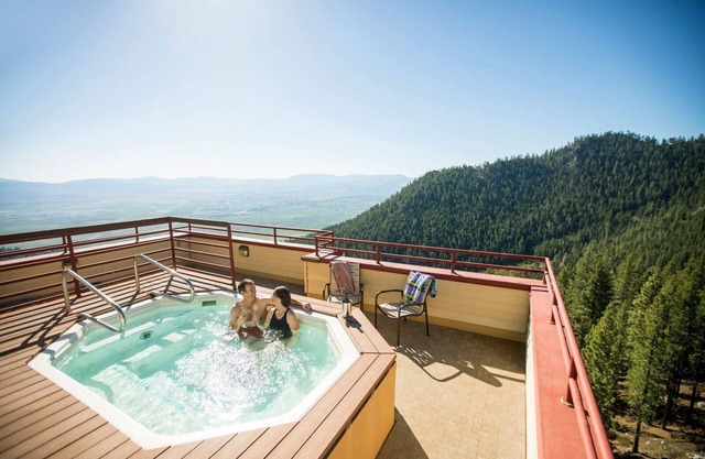 Crest Pointe Villa 