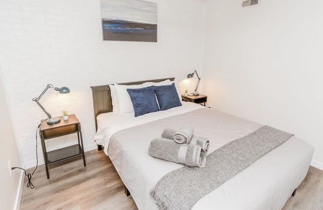 Renovated 2story Urban (9C) OSU/Central ❤NearEVERYTHING