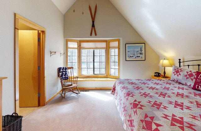 Rustic Ranch Cabin with A/C, BBQ & Private Hot Tub