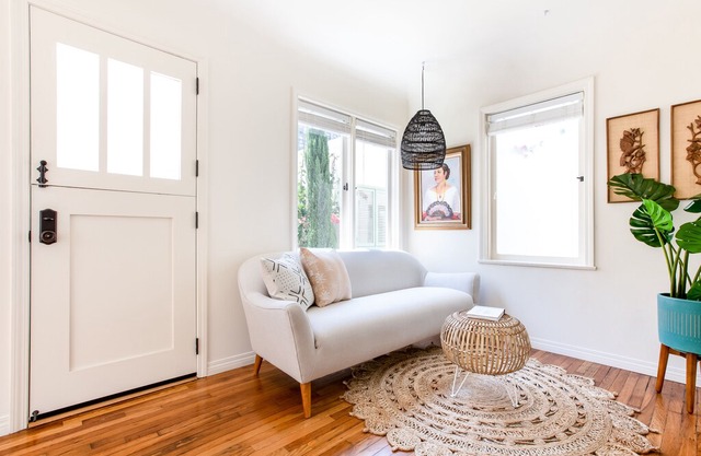 Sonder | The Bungalows | Chic Studio + Terrace