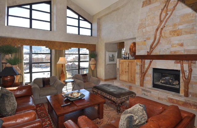 Stunning penthouse with 3,600 sq, ft, of luxury