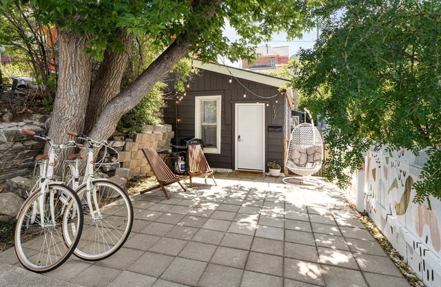 Stylish home close to trails & downtown