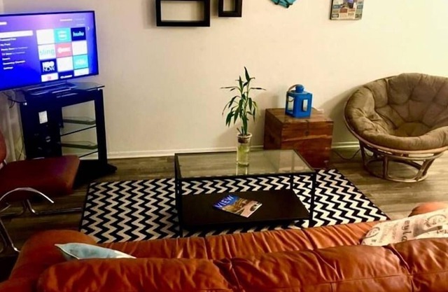 This apartment is a 2 bedroom(s), 1 bathrooms, located in San Diego, CA.