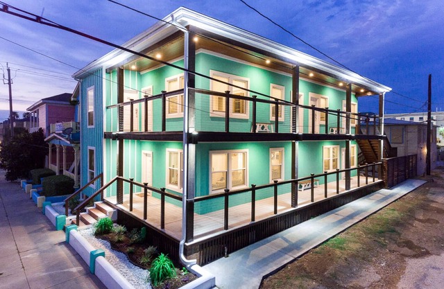 Top floor upscale contemporary space with great views and great location