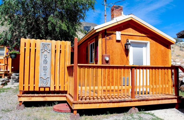 Yellowstone's Treasure Cabin #5 - 2 min drive from Yellowstone Park