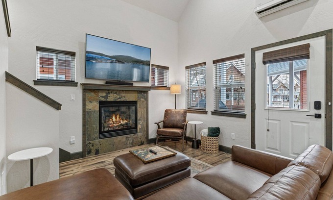 Dover Bay House | 1 Bedroom with Loft Parkside Bungalow
