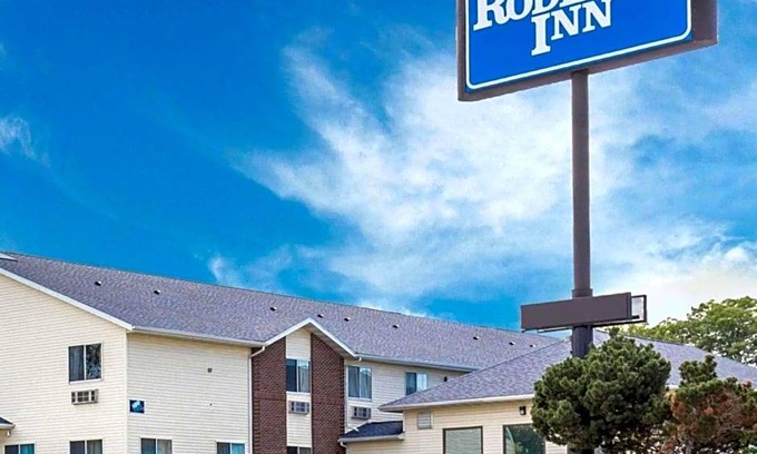 Cedar Rapids - Iowa City Hotel | 1-Star Hotel ∙ Rodeway Inn Cedar Rapids