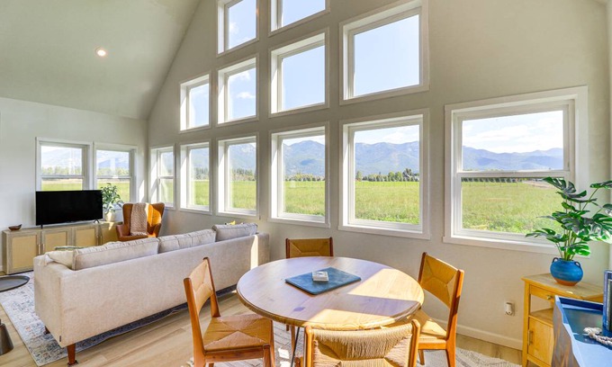 Creston House | 104 m² House ∙ 2 bedrooms ∙ 6 guests