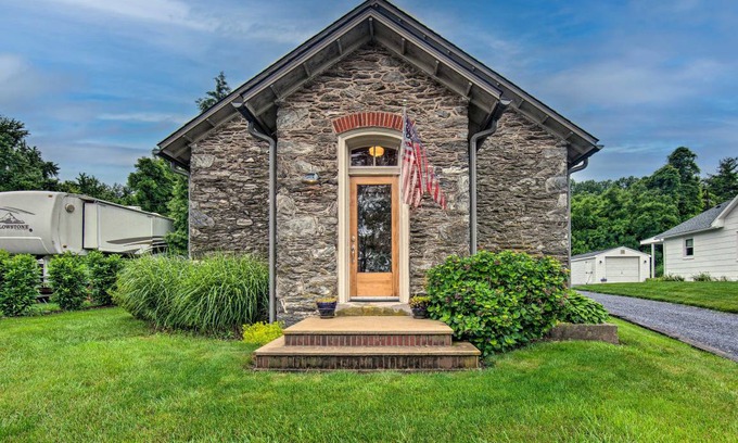 Wrightsville Cottage | 106 m² Cabin ∙ 2 bedrooms ∙ 4 guests