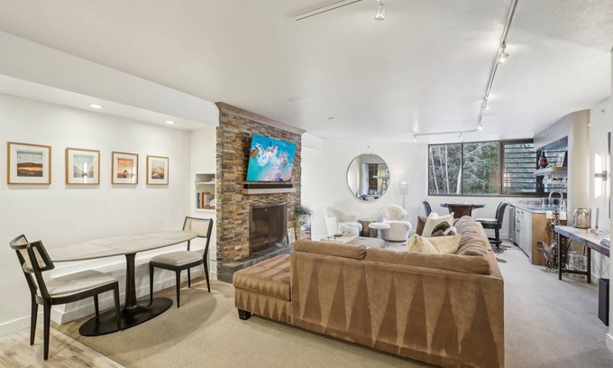 North Park City Apartment | 111 m² Apartment ∙ 2 bedrooms ∙ 5 guests