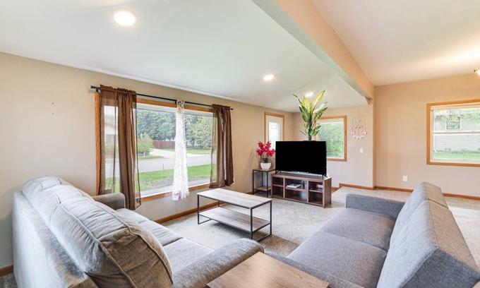 Devils Lake House | 111 m² House ∙ 3 bedrooms ∙ 9 guests