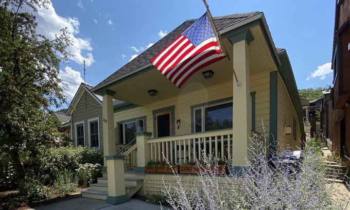 North Park City House | 112 m² House ∙ 3 bedrooms ∙ 6 guests