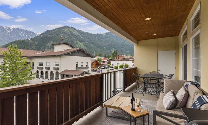 Leavenworth Condo | 117 m² Condo ∙ 2 bedrooms ∙ 5 guests