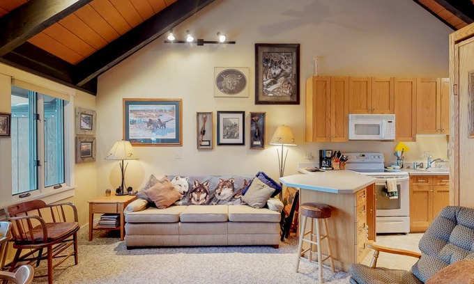 Big Sky Meadow Village Condo | 131 m² Condo ∙ 2 bedrooms ∙ 4 guests