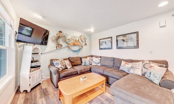 Sandpiper Village Cabin | 147 m² Cabin ∙ 4 bedrooms ∙ 8 guests
