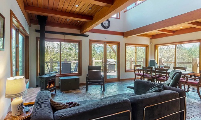 Lake Roesiger House | 148 m² House ∙ 3 bedrooms ∙ 5 guests