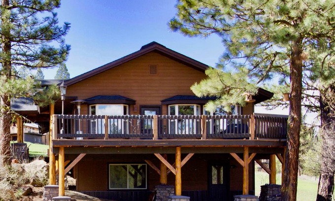 New Meadows Cabin | 149 m² Cabin ∙ 4 bedrooms ∙ 10 guests