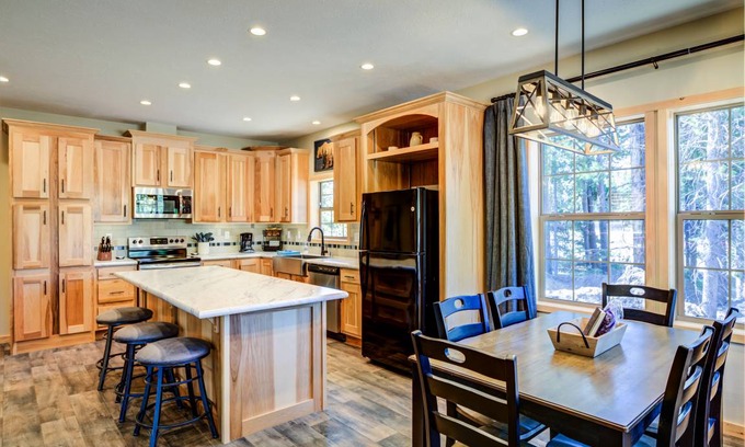 West Yellowstone House | 149 m² House ∙ 2 bedrooms ∙ 6 guests
