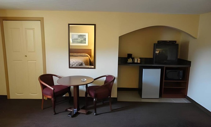 Lockbourne Hotel | 16 m² Motel ∙ 4 guests