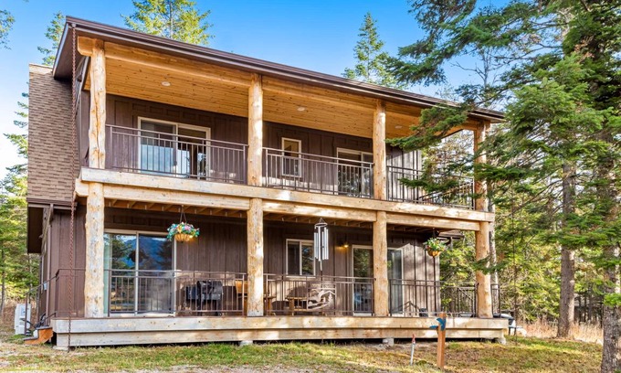 Bigfork Cabin | 167 m² Cabin ∙ 3 bedrooms ∙ 11 guests