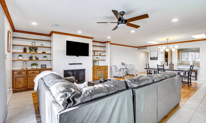 Paradise Hills Civic Apartment | 167 m² Apartment ∙ 2 bedrooms ∙ 4 guests