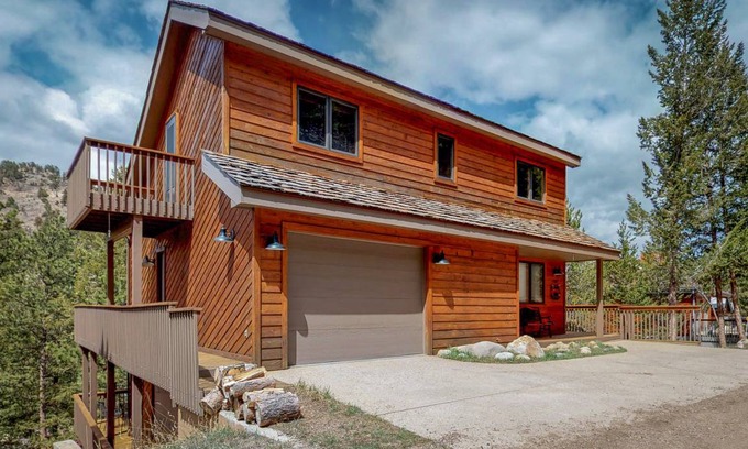 Aspen Brook Ski Chalet | 169 m² Chalet ∙ 4 bedrooms ∙ 8 guests
