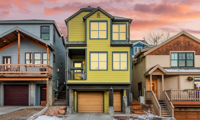 North Park City House | 176 m² House ∙ 4 bedrooms ∙ 10 guests