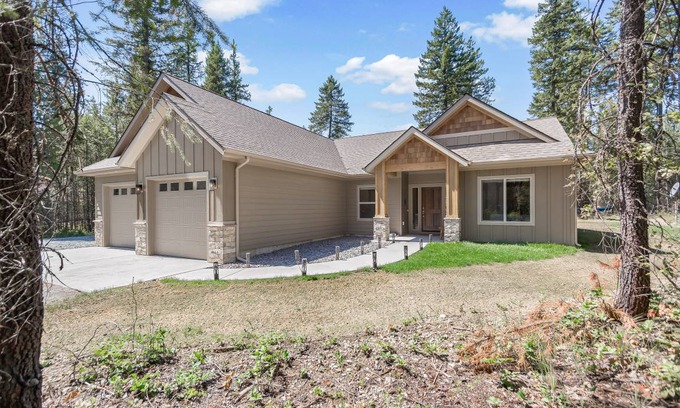 Priest River House | 180 m² House ∙ 3 bedrooms ∙ 8 guests