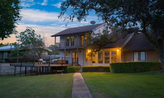 Cardinal Hills House | 181 m² House ∙ 3 bedrooms ∙ 8 guests