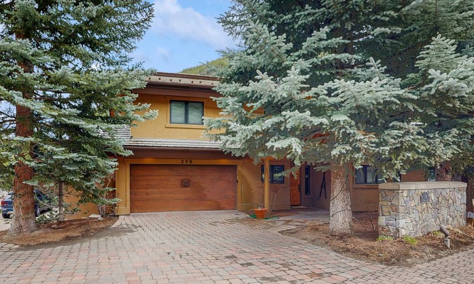Warm Springs House | 183 m² House ∙ 3 bedrooms ∙ 6 guests