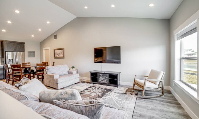 Idaho Falls House | 185 m² House ∙ 4 bedrooms ∙ 8 guests