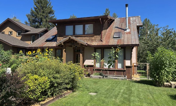 River West House | 186 m² House ∙ 3 bedrooms ∙ 7 guests