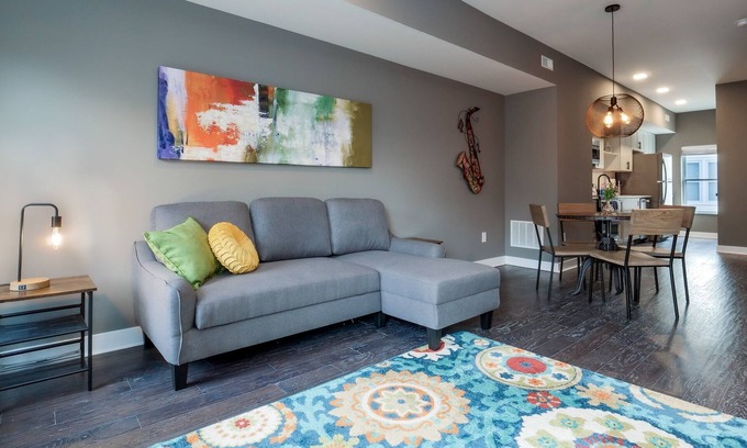 Ohio City Condo | 2 Bed Condo in the Heart of Ohio City- F6