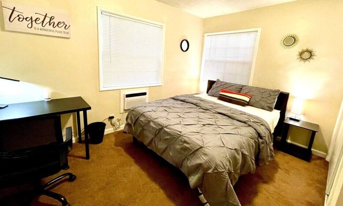 City Heights Apartment | #2, Spacious Freshly Remodeled - 2BR - 5mins to DT