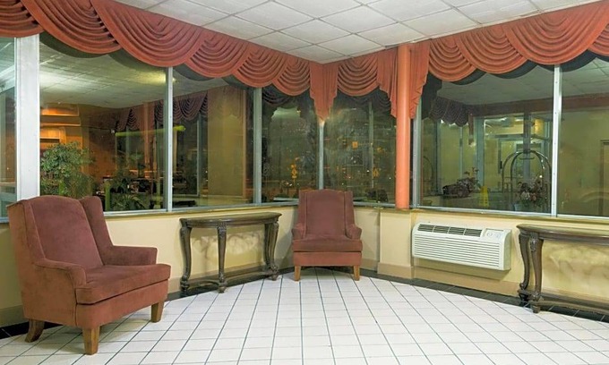 Ogontz Campus Hotel | 2-Star Hotel ∙ Days Inn by Wyndham Philadelphia - Roosevelt Boulevard