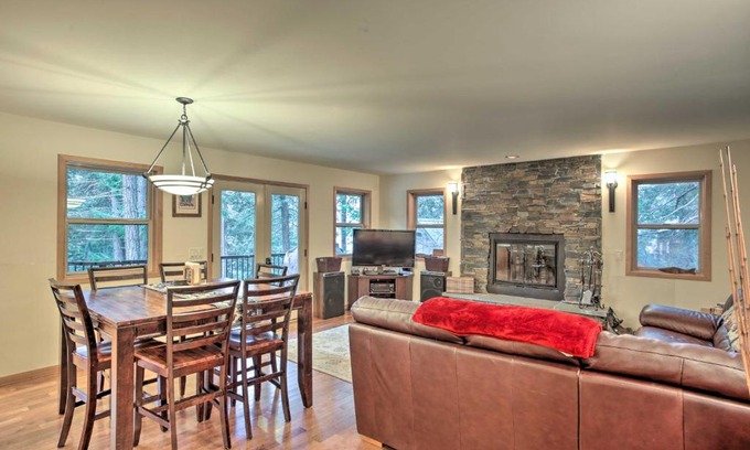 Leavenworth House | 2000-Square-Foot Home Across from Lake Wenatchee!