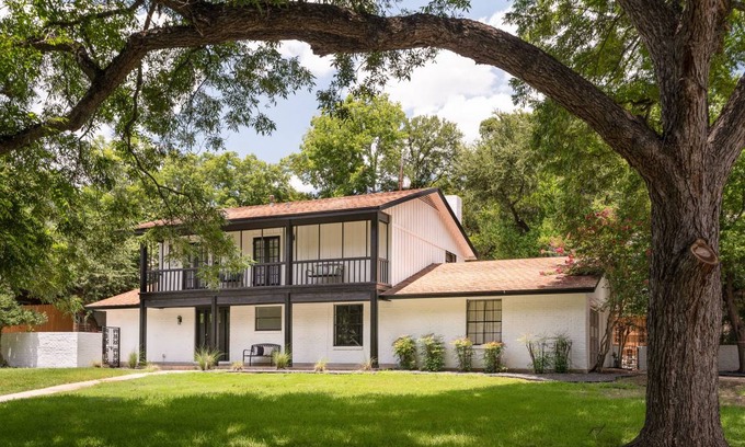 Highland Hills House | 210 m² House ∙ 5 bedrooms ∙ 10 guests