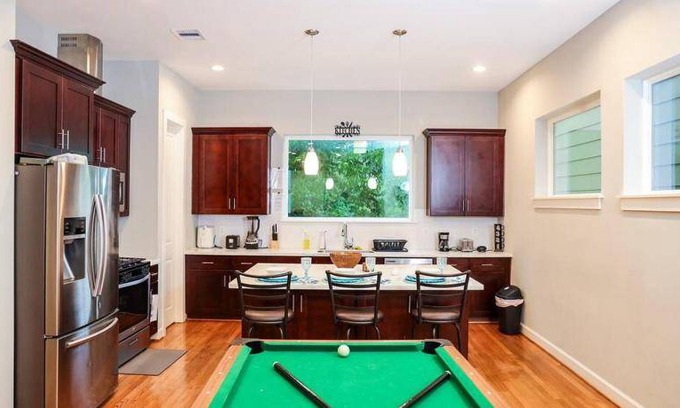 Riverside Terrace Apartment | 212 m² Apartment ∙ 3 bedrooms ∙ 15 guests