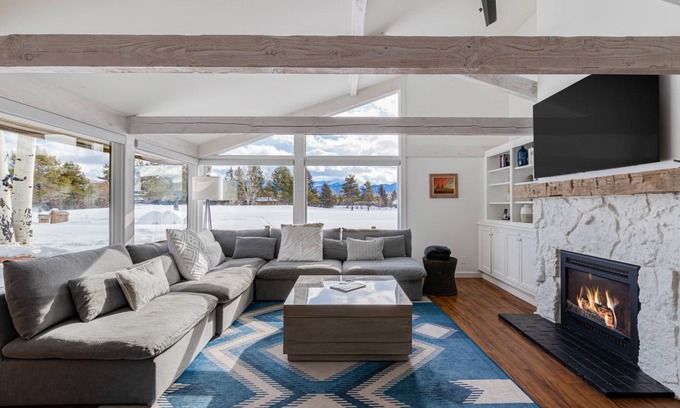 Jackson Hole House | 212 m² House ∙ 3 bedrooms ∙ 5 guests