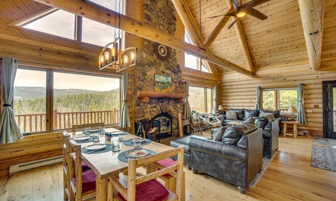 Crystal Lake House | 215 m² House ∙ 4 bedrooms ∙ 10 guests