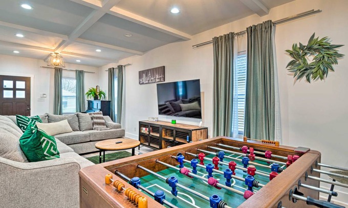 Near Eastside House | 232 m² House ∙ 3 bedrooms ∙ 8 guests