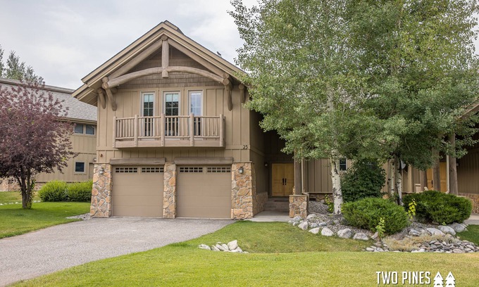 Big Sky Meadow Village House | 25 Crail Ranch Spacious Home! Private Patio with Grill and Hot Tub! 15 Min Drive