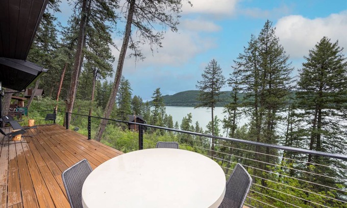 Whitefish House | 251 m² House ∙ 5 bedrooms ∙ 5 guests