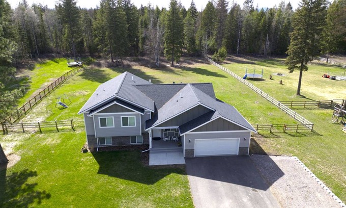 Columbia Falls House | 260 m² House ∙ 5 bedrooms ∙ 12 guests