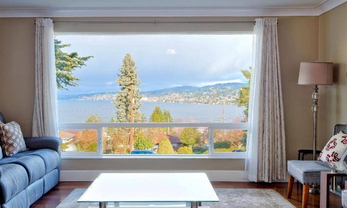 Bryn Mawr-Skyway House | 267 m² House ∙ 5 bedrooms ∙ 16 guests