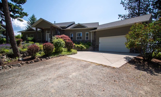 Coeur d'Alene House | 271 m² House ∙ 3 bedrooms ∙ 6 guests