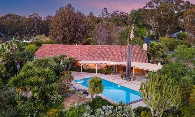 San Diego House | 274 m² House ∙ 3 bedrooms ∙ 13 guests