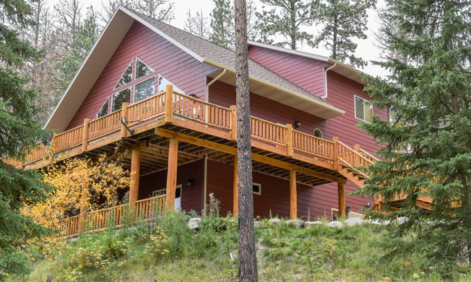 Lead Cabin | 279 m² Cabin ∙ 4 bedrooms ∙ 14 guests