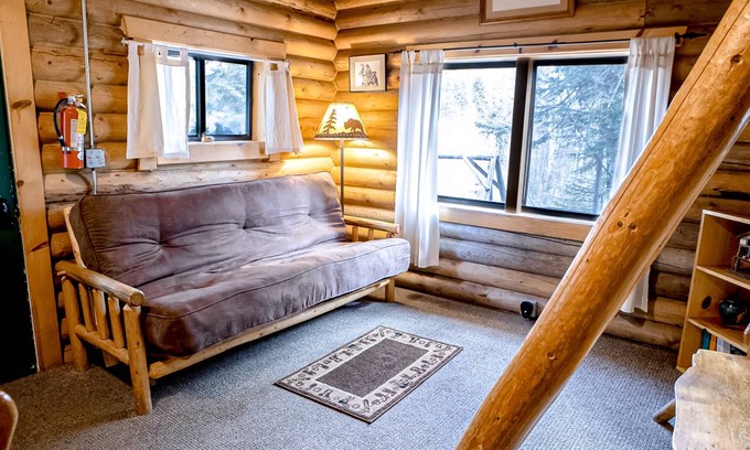 Bigfork Cabin | 29 m² Cabin ∙ 6 guests